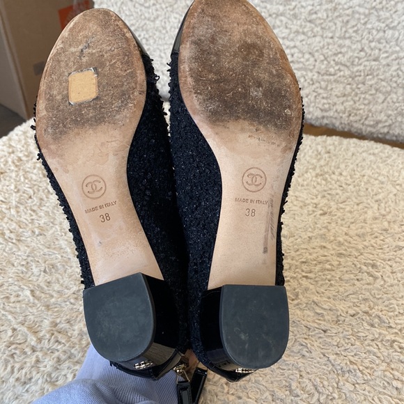 AUTHENTIC CHANEL tweed ankle boots! Size 38. Such a perfect shoe.. - Picture 5 of 5